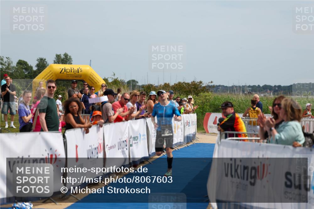 22.06.2025 - Viking Triathlon Michael Strokosch http://msf.ph/oto/8067603 22.06.2025 14:04:20 Ziel 1, 414 meine-sportfotos.de