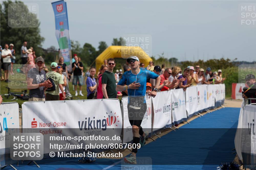 22.06.2025 - Viking Triathlon Michael Strokosch http://msf.ph/oto/8067609 22.06.2025 14:04:21 Ziel 1, 414 meine-sportfotos.de