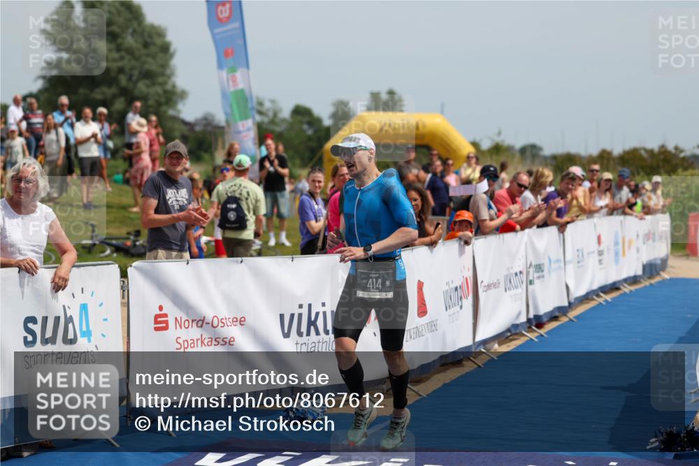 22.06.2025 - Viking Triathlon Michael Strokosch http://msf.ph/oto/8067612 22.06.2025 14:04:21 Ziel 1, 414 meine-sportfotos.de