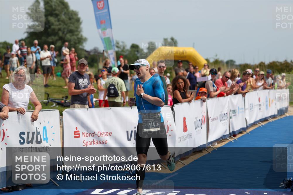22.06.2025 - Viking Triathlon Michael Strokosch http://msf.ph/oto/8067613 22.06.2025 14:04:22 Ziel 1, 414 meine-sportfotos.de