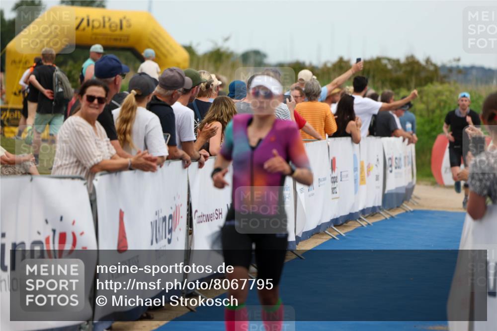 22.06.2025 - Viking Triathlon Michael Strokosch http://msf.ph/oto/8067795 22.06.2025 15:04:48 Ziel 215 meine-sportfotos.de