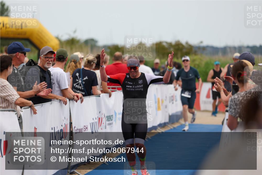 22.06.2025 - Viking Triathlon Michael Strokosch http://msf.ph/oto/8067944 22.06.2025 15:05:45 Ziel 491, 492 meine-sportfotos.de