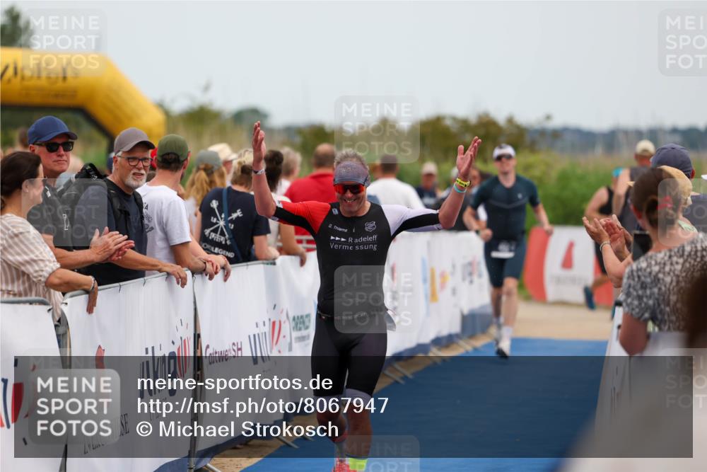 22.06.2025 - Viking Triathlon Michael Strokosch http://msf.ph/oto/8067947 22.06.2025 15:05:45 Ziel 491, 492 meine-sportfotos.de