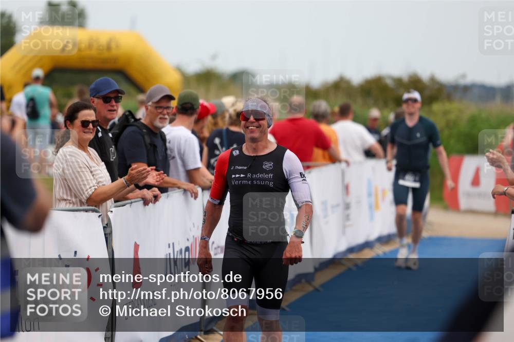 22.06.2025 - Viking Triathlon Michael Strokosch http://msf.ph/oto/8067956 22.06.2025 15:05:46 Ziel 491, 492 meine-sportfotos.de