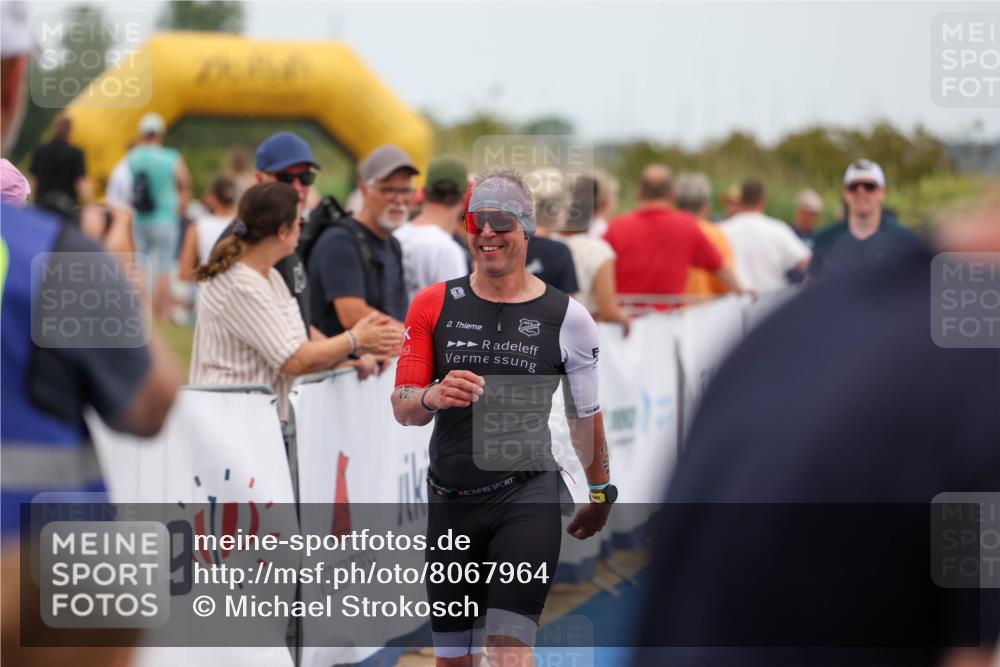 22.06.2025 - Viking Triathlon Michael Strokosch http://msf.ph/oto/8067964 22.06.2025 15:05:47 Ziel 491, 492 meine-sportfotos.de