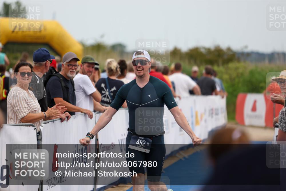 22.06.2025 - Viking Triathlon Michael Strokosch http://msf.ph/oto/8067980 22.06.2025 15:05:49 Ziel 491, 492 meine-sportfotos.de