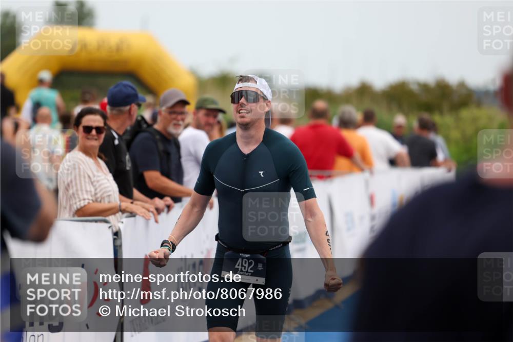 22.06.2025 - Viking Triathlon Michael Strokosch http://msf.ph/oto/8067986 22.06.2025 15:05:50 Ziel 491, 492 meine-sportfotos.de