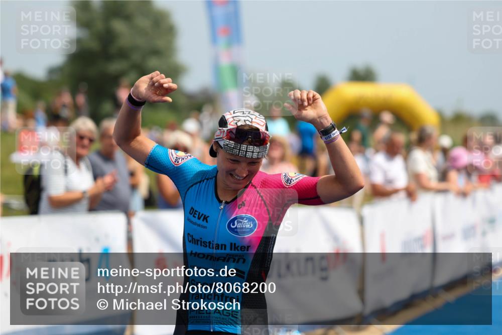 22.06.2025 - Viking Triathlon Michael Strokosch http://msf.ph/oto/8068200 22.06.2025 14:20:38 Ziel 9 meine-sportfotos.de