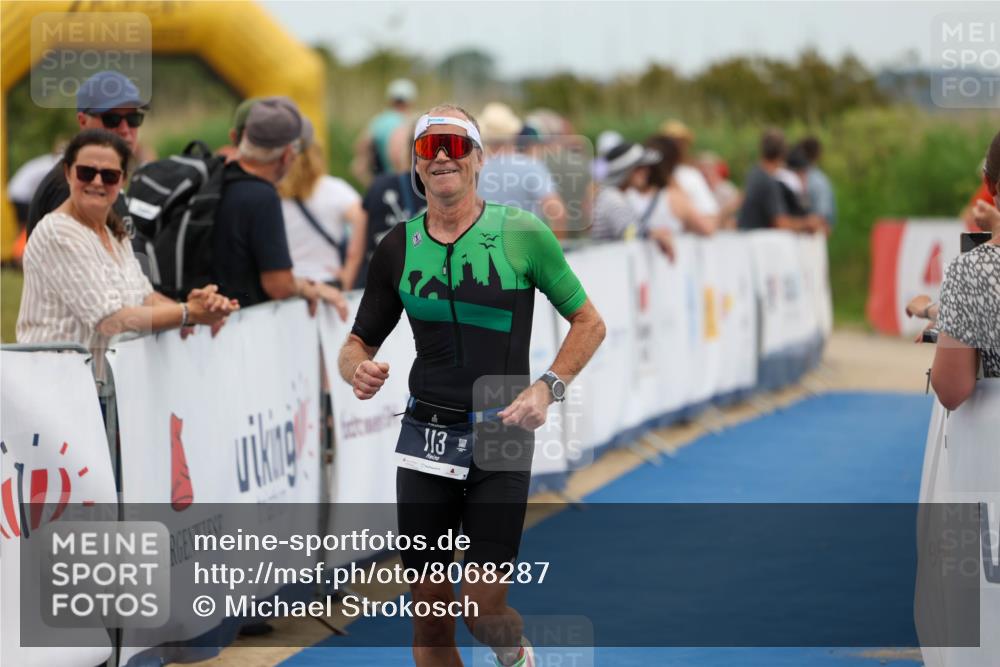 22.06.2025 - Viking Triathlon Michael Strokosch http://msf.ph/oto/8068287 22.06.2025 15:07:38 Ziel 28, 113 meine-sportfotos.de