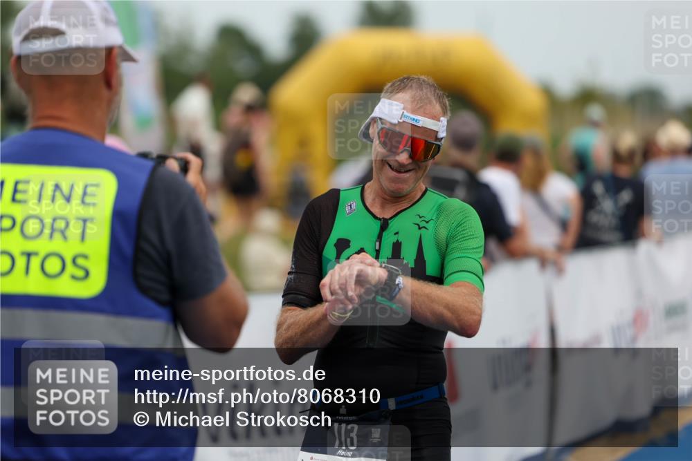 22.06.2025 - Viking Triathlon Michael Strokosch http://msf.ph/oto/8068310 22.06.2025 15:07:40 Ziel 28, 113 meine-sportfotos.de