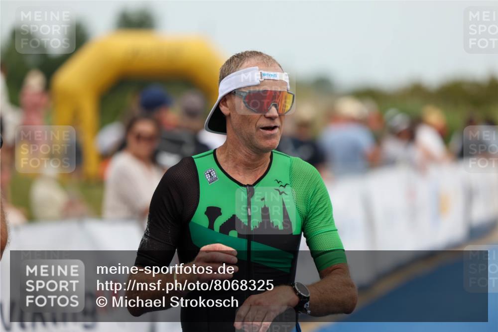 22.06.2025 - Viking Triathlon Michael Strokosch http://msf.ph/oto/8068325 22.06.2025 15:07:42 Ziel 28, 113 meine-sportfotos.de