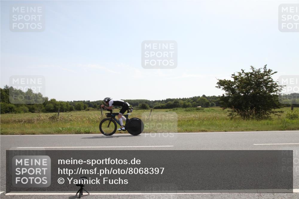 22.06.2025 - Viking Triathlon Yannick Fuchs http://msf.ph/oto/8068397 22.06.2025 11:26:42 Radfahren 393, 488 meine-sportfotos.de