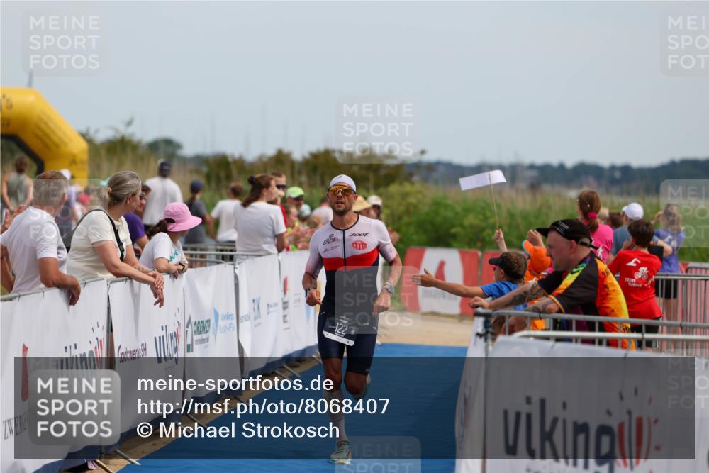 22.06.2025 - Viking Triathlon Michael Strokosch http://msf.ph/oto/8068407 22.06.2025 14:26:22 Ziel 122 meine-sportfotos.de