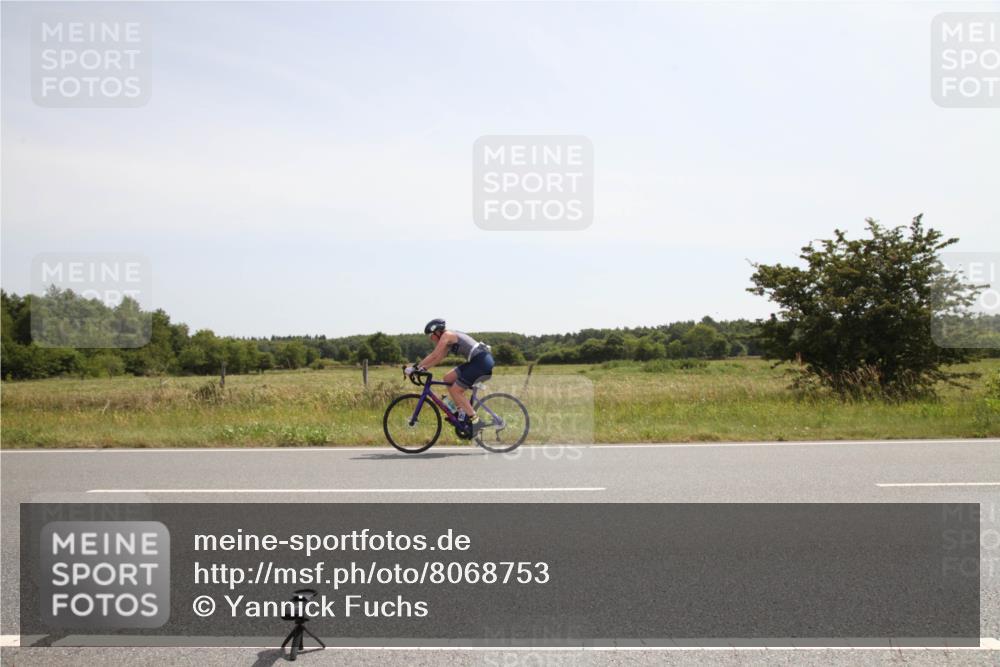 22.06.2025 - Viking Triathlon Yannick Fuchs http://msf.ph/oto/8068753 22.06.2025 12:04:50 Radfahren 9, 26, 101, 272, 299, 362, 385, 496, 554 meine-sportfotos.de