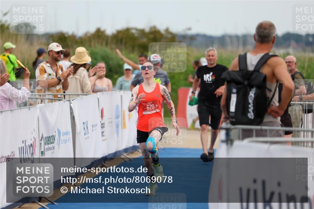 22.06.2025 - Viking Triathlon Michael Strokosch http://msf.ph/oto/8069078 22.06.2025 14:36:00 Ziel 620 meine-sportfotos.de