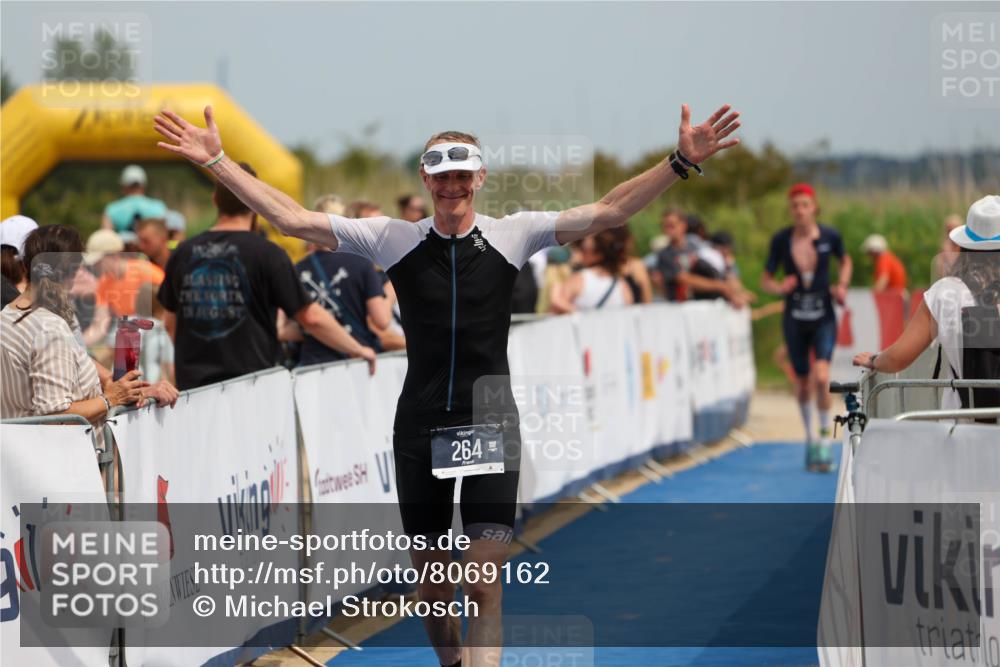 22.06.2025 - Viking Triathlon Michael Strokosch http://msf.ph/oto/8069162 22.06.2025 15:14:55 Ziel 264, 377 meine-sportfotos.de