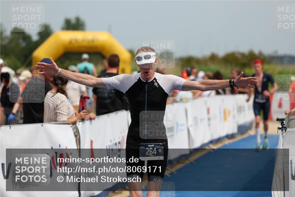 22.06.2025 - Viking Triathlon Michael Strokosch http://msf.ph/oto/8069171 22.06.2025 15:14:56 Ziel 264, 377 meine-sportfotos.de