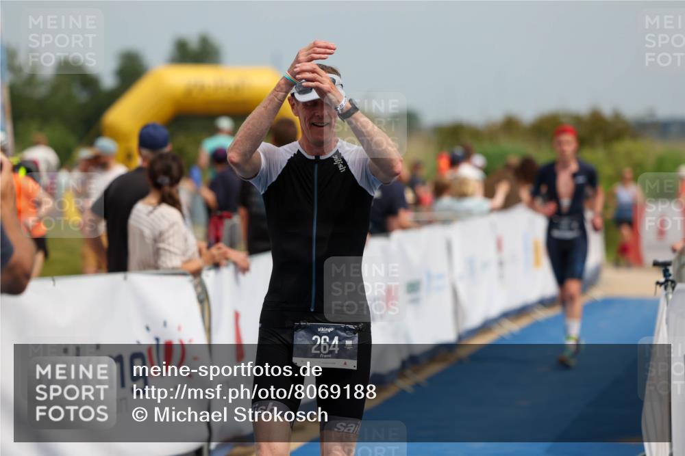 22.06.2025 - Viking Triathlon Michael Strokosch http://msf.ph/oto/8069188 22.06.2025 15:14:57 Ziel 264, 377 meine-sportfotos.de