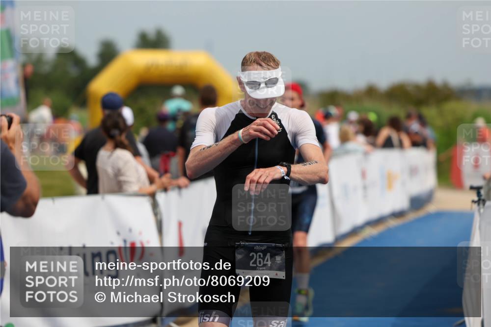 22.06.2025 - Viking Triathlon Michael Strokosch http://msf.ph/oto/8069209 22.06.2025 15:14:59 Ziel 264, 377 meine-sportfotos.de