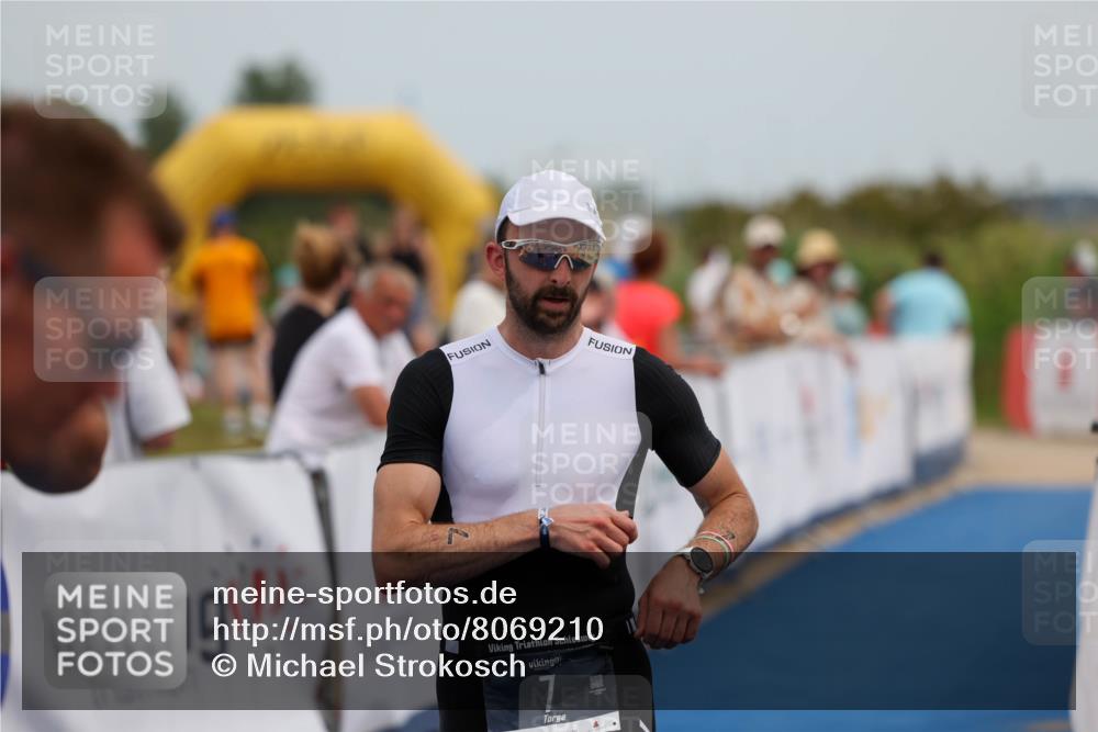 22.06.2025 - Viking Triathlon Michael Strokosch http://msf.ph/oto/8069210 22.06.2025 14:37:48 Ziel 7 meine-sportfotos.de