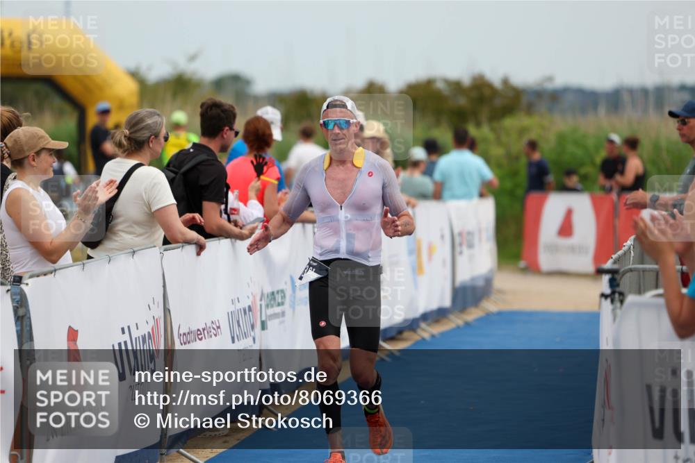 22.06.2025 - Viking Triathlon Michael Strokosch http://msf.ph/oto/8069366 22.06.2025 14:39:59 Ziel 381 meine-sportfotos.de