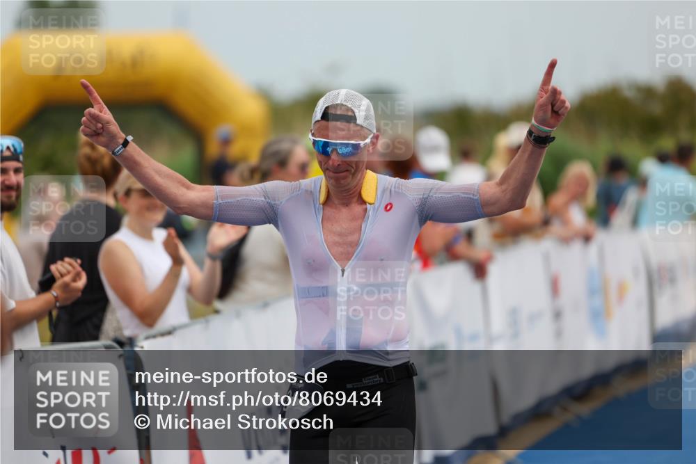 22.06.2025 - Viking Triathlon Michael Strokosch http://msf.ph/oto/8069434 22.06.2025 14:40:01 Ziel 381 meine-sportfotos.de