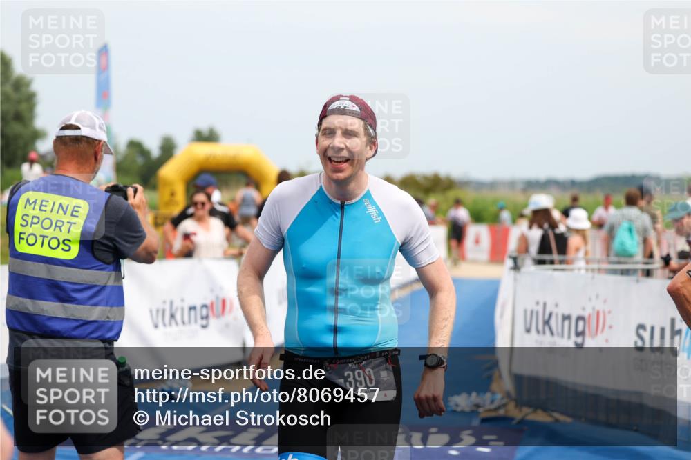 22.06.2025 - Viking Triathlon Michael Strokosch http://msf.ph/oto/8069457 22.06.2025 15:17:01 Ziel 390 meine-sportfotos.de