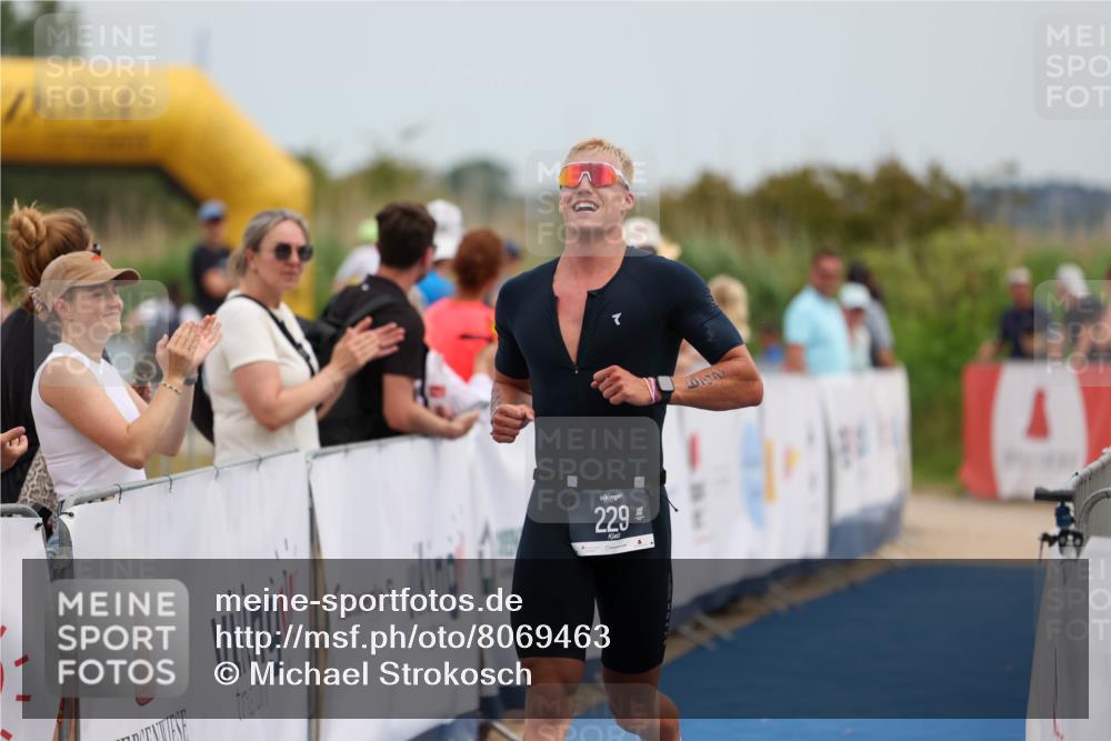 22.06.2025 - Viking Triathlon Michael Strokosch http://msf.ph/oto/8069463 22.06.2025 14:40:09 Ziel 229 meine-sportfotos.de