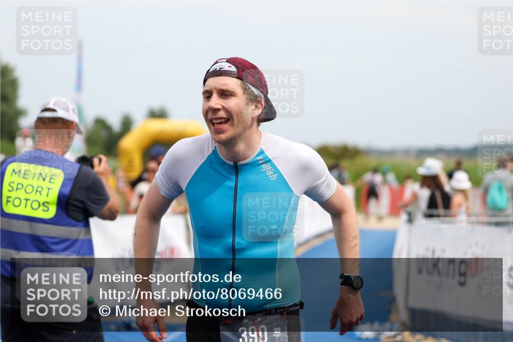22.06.2025 - Viking Triathlon Michael Strokosch http://msf.ph/oto/8069466 22.06.2025 15:17:02 Ziel 390 meine-sportfotos.de