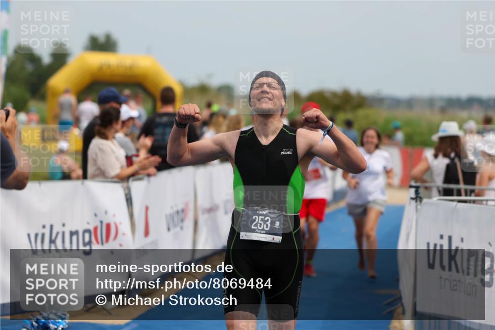 22.06.2025 - Viking Triathlon Michael Strokosch http://msf.ph/oto/8069484 22.06.2025 15:17:13 Ziel 253, 657 meine-sportfotos.de