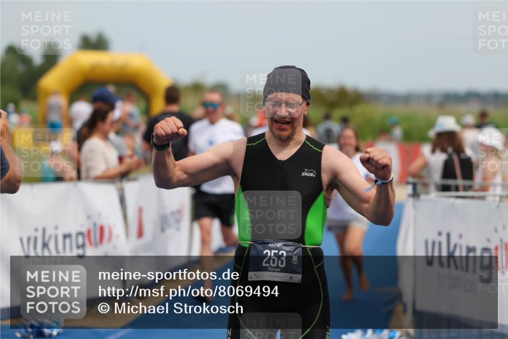 22.06.2025 - Viking Triathlon Michael Strokosch http://msf.ph/oto/8069494 22.06.2025 15:17:14 Ziel 253, 657 meine-sportfotos.de