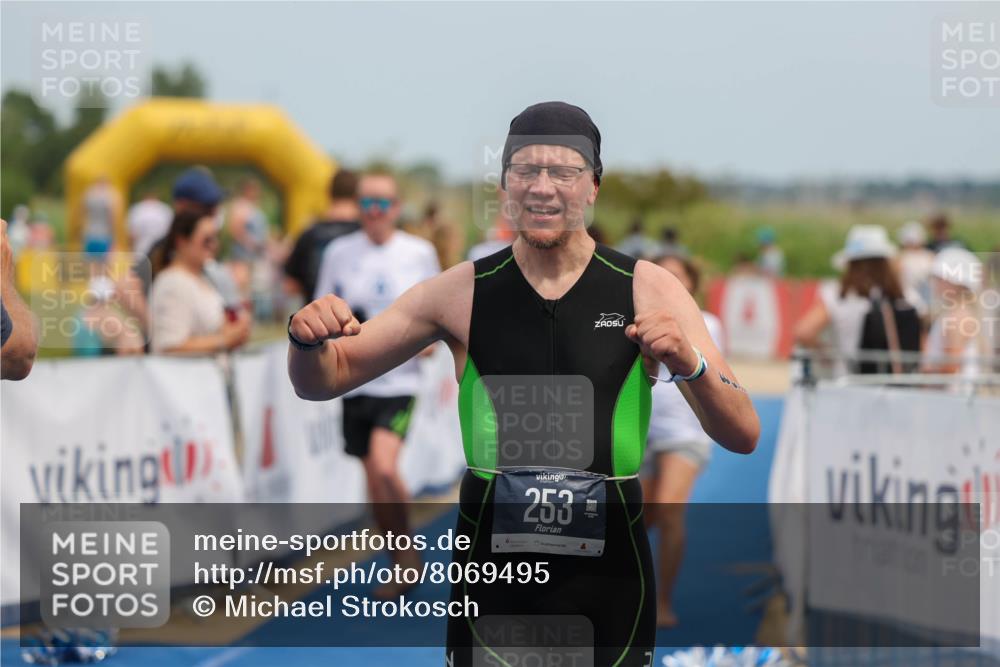 22.06.2025 - Viking Triathlon Michael Strokosch http://msf.ph/oto/8069495 22.06.2025 15:17:14 Ziel 253, 657 meine-sportfotos.de