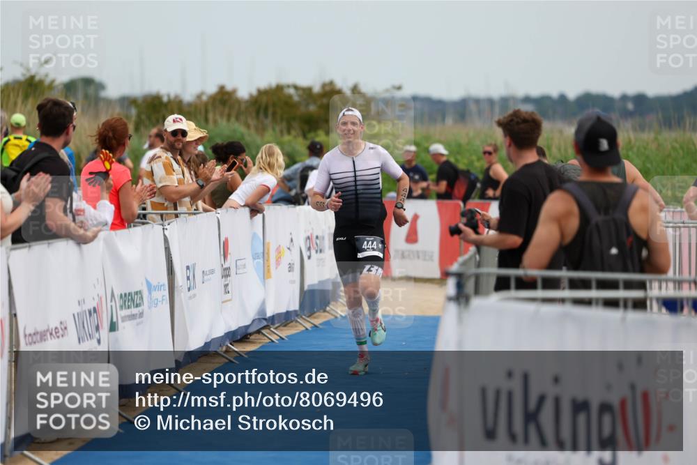 22.06.2025 - Viking Triathlon Michael Strokosch http://msf.ph/oto/8069496 22.06.2025 14:40:41 Ziel 444 meine-sportfotos.de