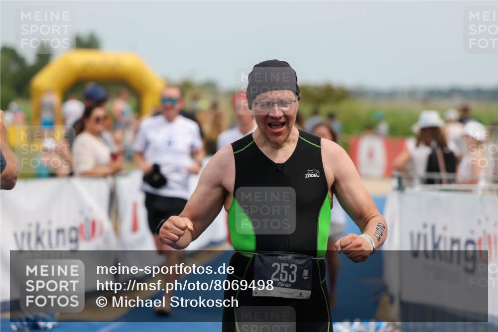 22.06.2025 - Viking Triathlon Michael Strokosch http://msf.ph/oto/8069498 22.06.2025 15:17:14 Ziel 253, 657 meine-sportfotos.de