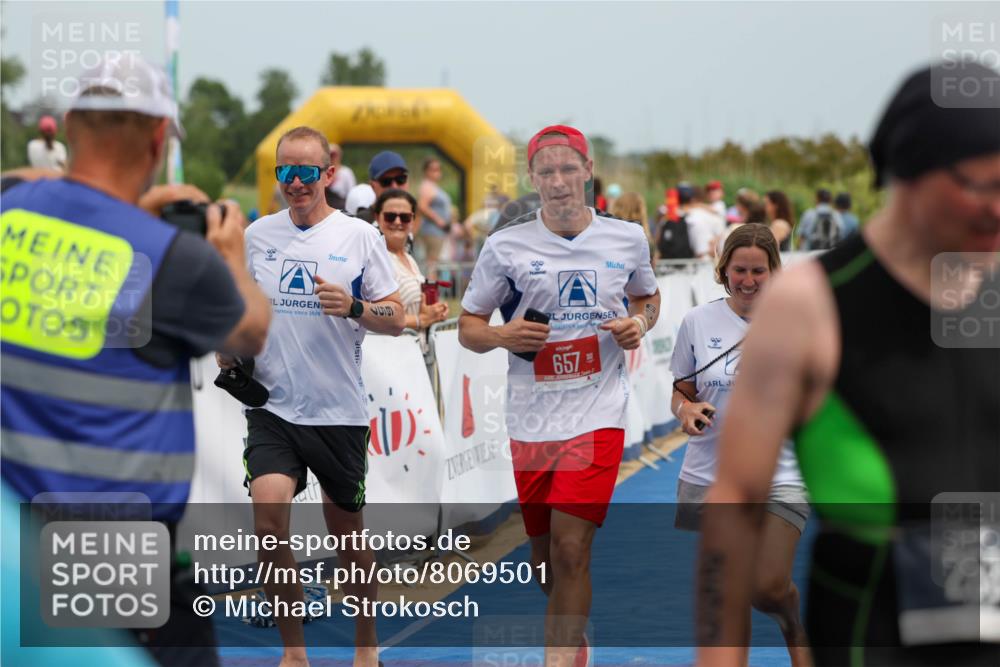 22.06.2025 - Viking Triathlon Michael Strokosch http://msf.ph/oto/8069501 22.06.2025 15:17:15 Ziel 253, 657 meine-sportfotos.de