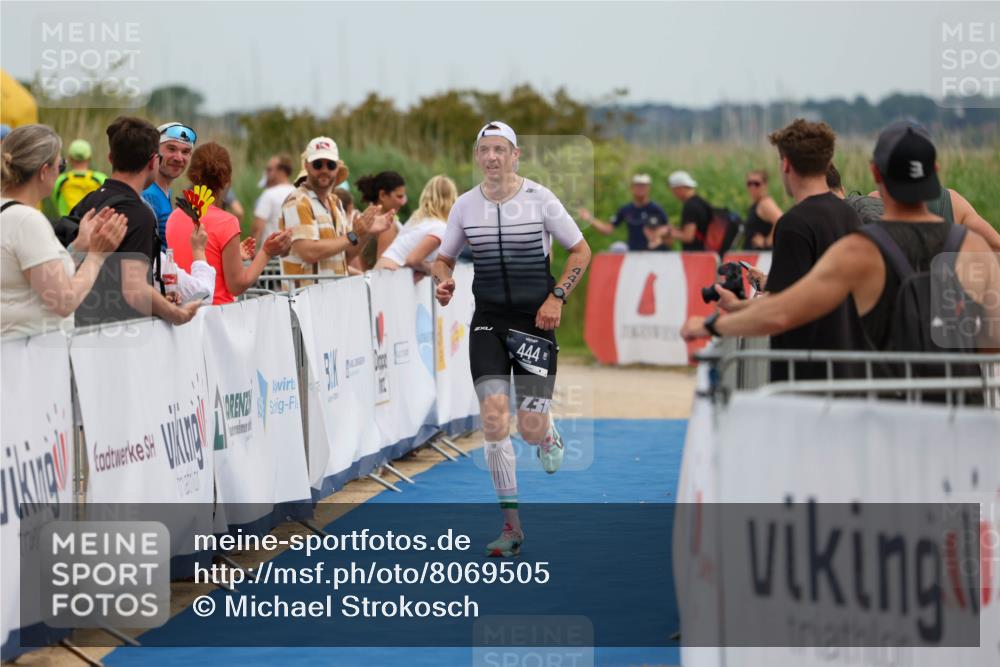 22.06.2025 - Viking Triathlon Michael Strokosch http://msf.ph/oto/8069505 22.06.2025 14:40:42 Ziel 444 meine-sportfotos.de