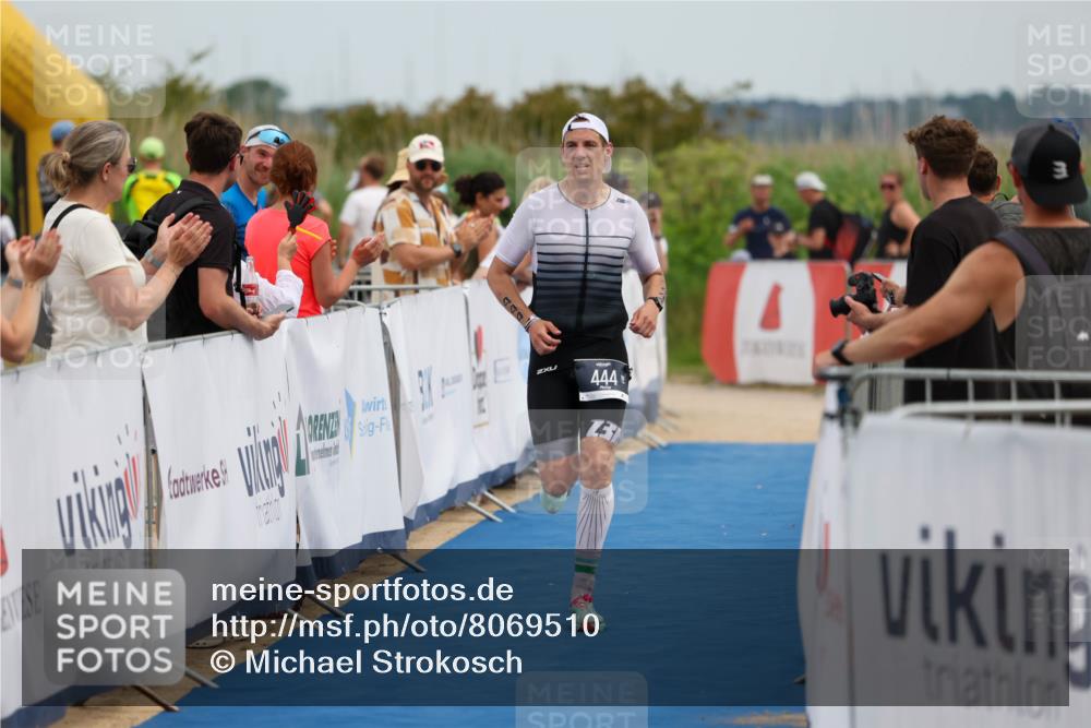 22.06.2025 - Viking Triathlon Michael Strokosch http://msf.ph/oto/8069510 22.06.2025 14:40:42 Ziel 444 meine-sportfotos.de