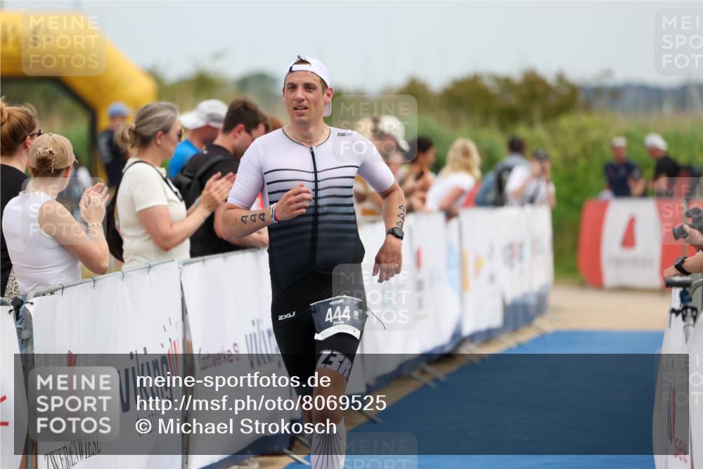 22.06.2025 - Viking Triathlon Michael Strokosch http://msf.ph/oto/8069525 22.06.2025 14:40:43 Ziel 444 meine-sportfotos.de