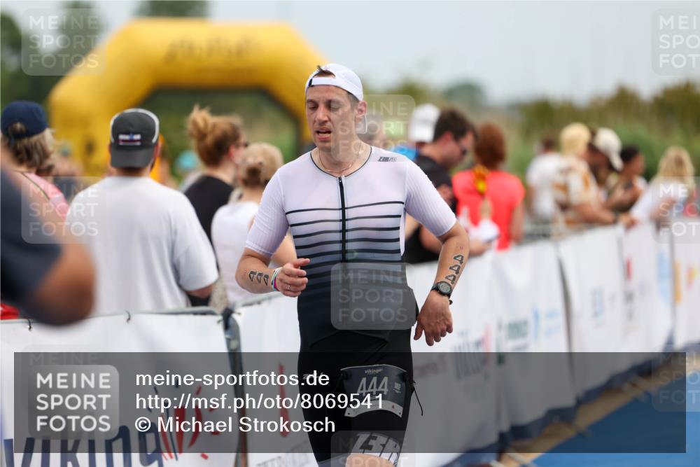 22.06.2025 - Viking Triathlon Michael Strokosch http://msf.ph/oto/8069541 22.06.2025 14:40:44 Ziel 444 meine-sportfotos.de