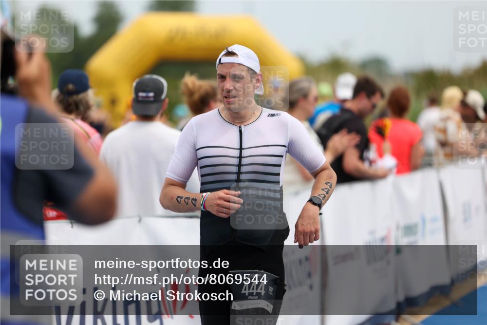 22.06.2025 - Viking Triathlon Michael Strokosch http://msf.ph/oto/8069544 22.06.2025 14:40:44 Ziel 444 meine-sportfotos.de