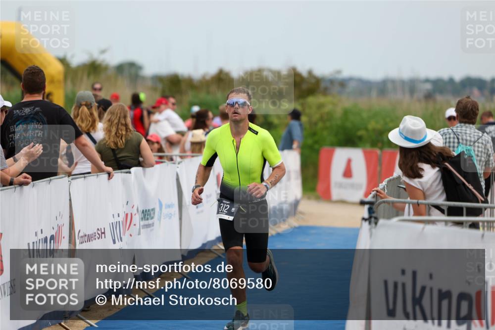 22.06.2025 - Viking Triathlon Michael Strokosch http://msf.ph/oto/8069580 22.06.2025 15:17:57 Ziel 312 meine-sportfotos.de