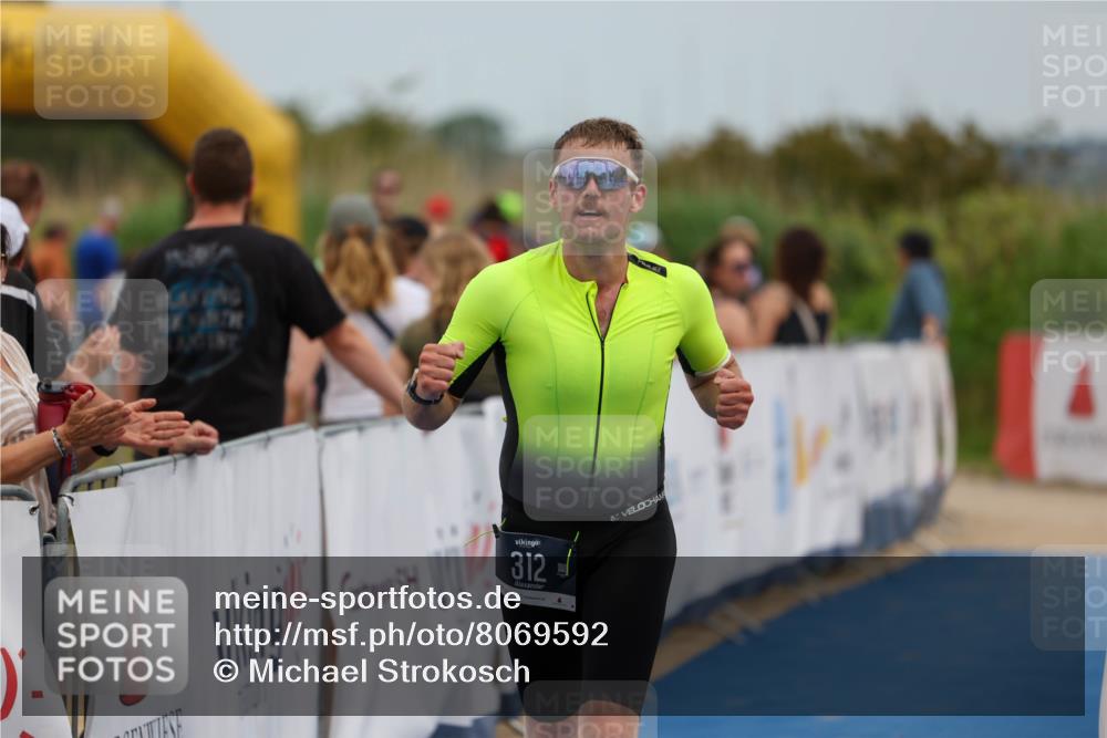 22.06.2025 - Viking Triathlon Michael Strokosch http://msf.ph/oto/8069592 22.06.2025 15:17:58 Ziel 312 meine-sportfotos.de