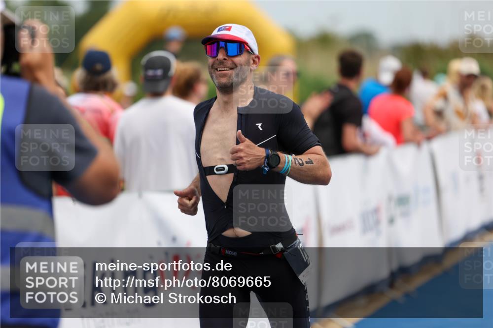 22.06.2025 - Viking Triathlon Michael Strokosch http://msf.ph/oto/8069665 22.06.2025 14:42:11 Ziel 125 meine-sportfotos.de