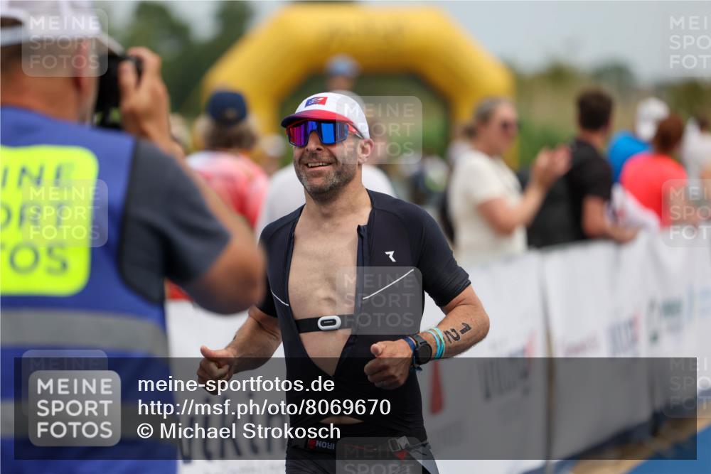22.06.2025 - Viking Triathlon Michael Strokosch http://msf.ph/oto/8069670 22.06.2025 14:42:11 Ziel 125 meine-sportfotos.de
