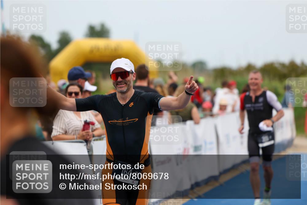 22.06.2025 - Viking Triathlon Michael Strokosch http://msf.ph/oto/8069678 22.06.2025 15:18:19 Ziel 164, 300 meine-sportfotos.de