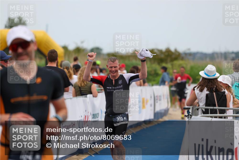 22.06.2025 - Viking Triathlon Michael Strokosch http://msf.ph/oto/8069683 22.06.2025 15:18:20 Ziel 164, 300 meine-sportfotos.de