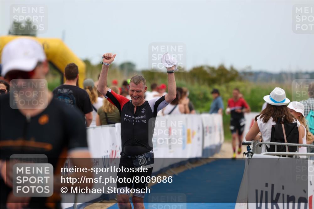 22.06.2025 - Viking Triathlon Michael Strokosch http://msf.ph/oto/8069686 22.06.2025 15:18:21 Ziel 164, 300 meine-sportfotos.de