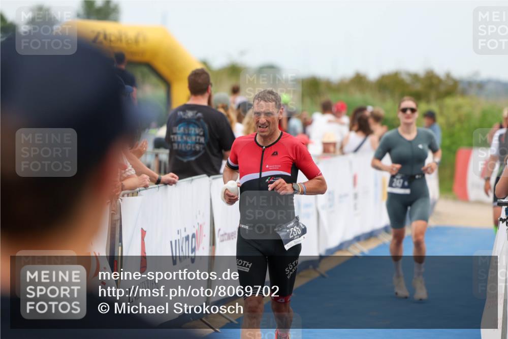 22.06.2025 - Viking Triathlon Michael Strokosch http://msf.ph/oto/8069702 22.06.2025 15:18:26 Ziel 235, 247, 300 meine-sportfotos.de