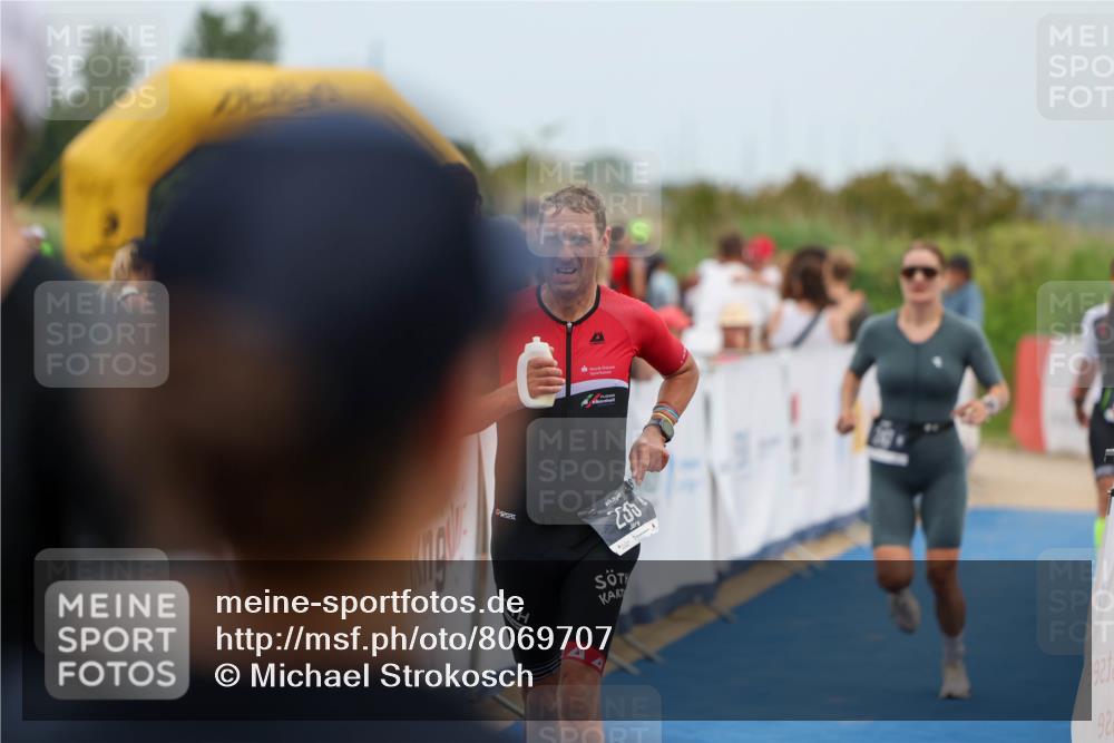 22.06.2025 - Viking Triathlon Michael Strokosch http://msf.ph/oto/8069707 22.06.2025 15:18:26 Ziel 235, 247, 300 meine-sportfotos.de
