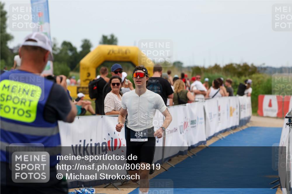 22.06.2025 - Viking Triathlon Michael Strokosch http://msf.ph/oto/8069819 22.06.2025 15:19:19 Ziel 494 meine-sportfotos.de